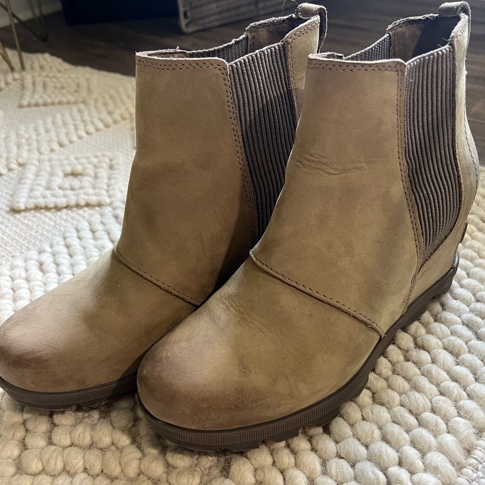 Sorel Wedge shoes!